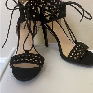 Quips black stiletto heels